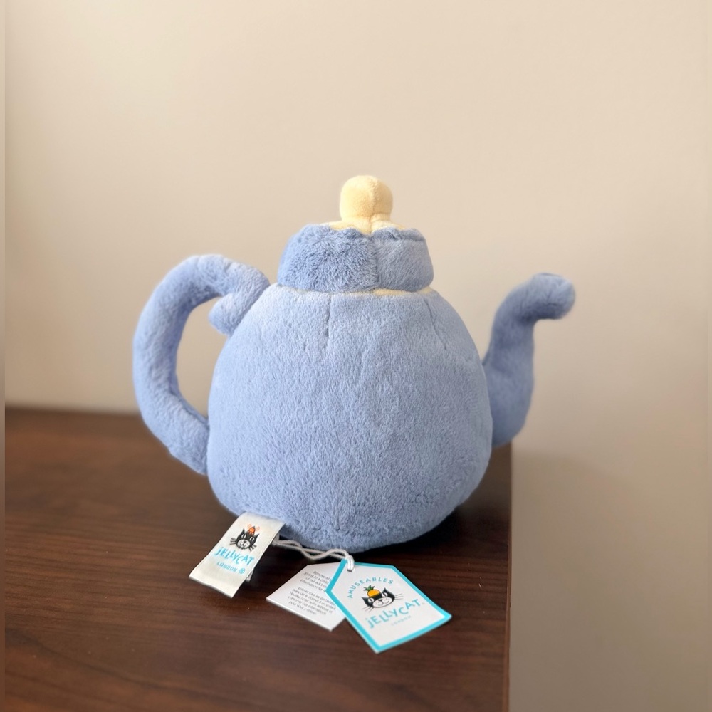 Jellycat Amuseables Vicky Teapot - Picture 4 of 7